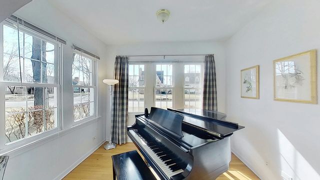 418 E Hillside Avenue, Barrington, IL 60010