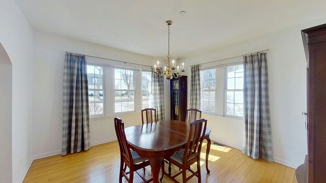 418 E Hillside Avenue, Barrington, IL 60010