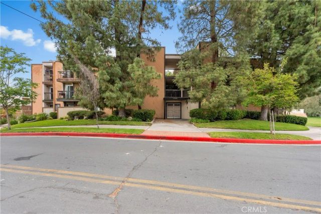 1745 Holly 302, Glendale, CA 91206