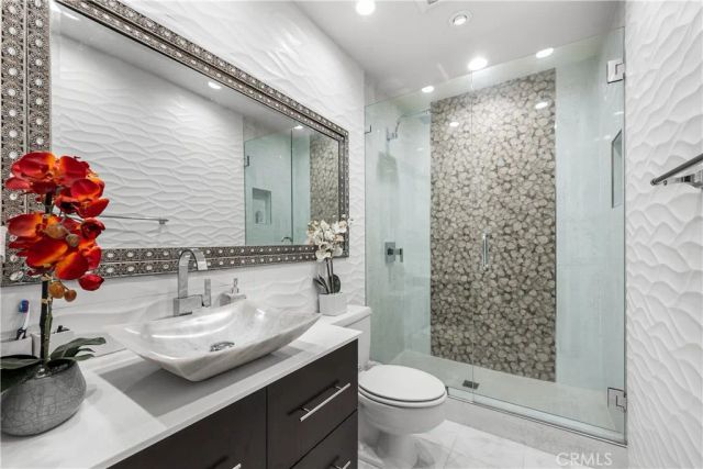 1745 Holly 302, Glendale, CA 91206