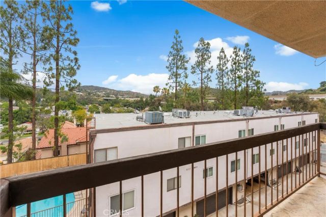 1745 Holly 302, Glendale, CA 91206
