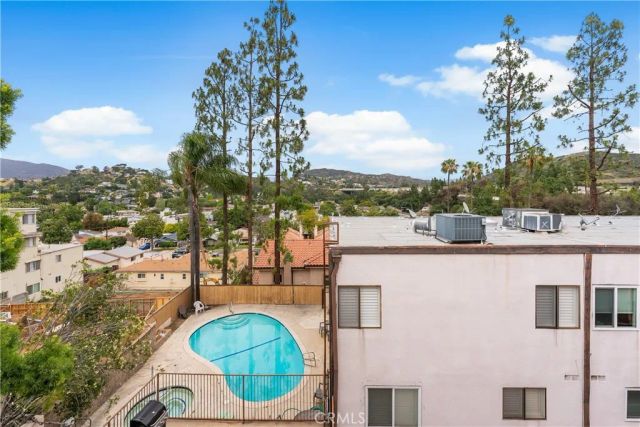 1745 Holly 302, Glendale, CA 91206