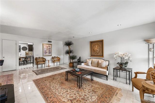 1745 Holly 302, Glendale, CA 91206