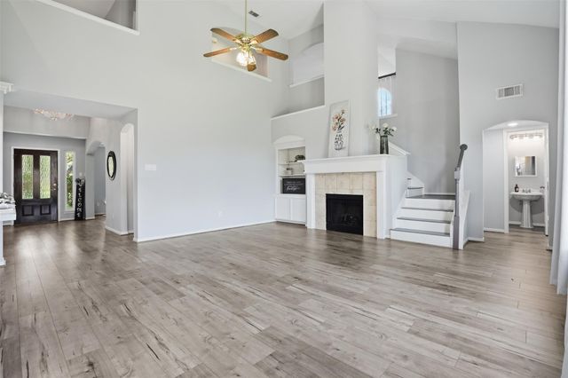318 Indian Summer Drive, Sugar Land, TX 77479
