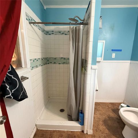 910 San Jacinto Avenue, Texas City, TX 77590