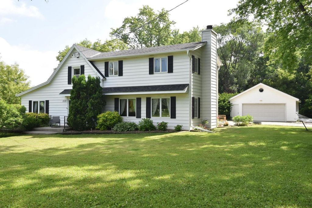 1919 Newman ROAD, Mount Pleasant, WI 53406