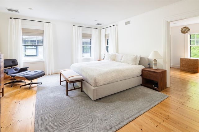 95 Babcock St, Brookline, MA 02446