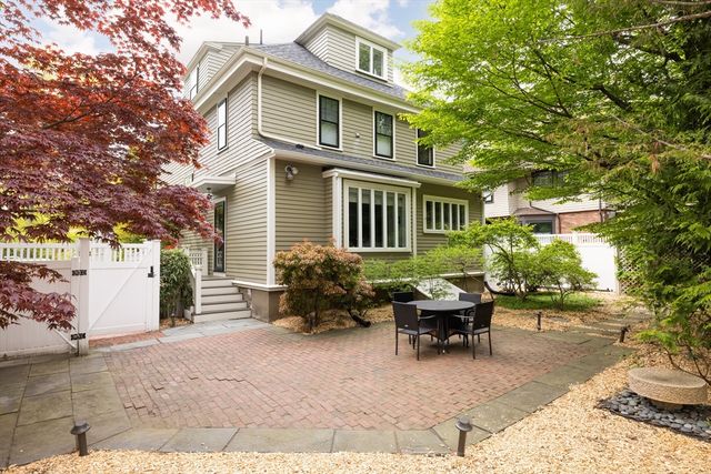 95 Babcock St, Brookline, MA 02446