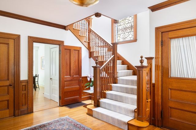 95 Babcock St, Brookline, MA 02446
