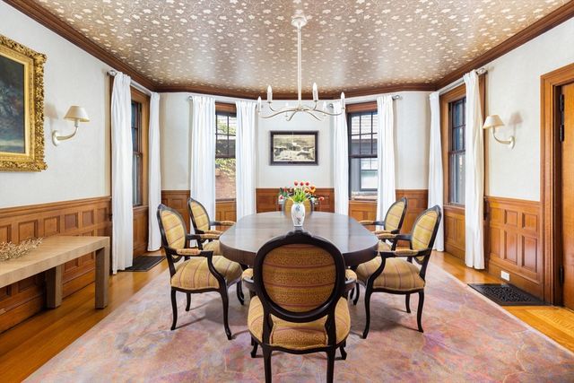 95 Babcock St, Brookline, MA 02446