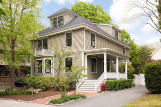 95 Babcock St, Brookline, MA 02446
