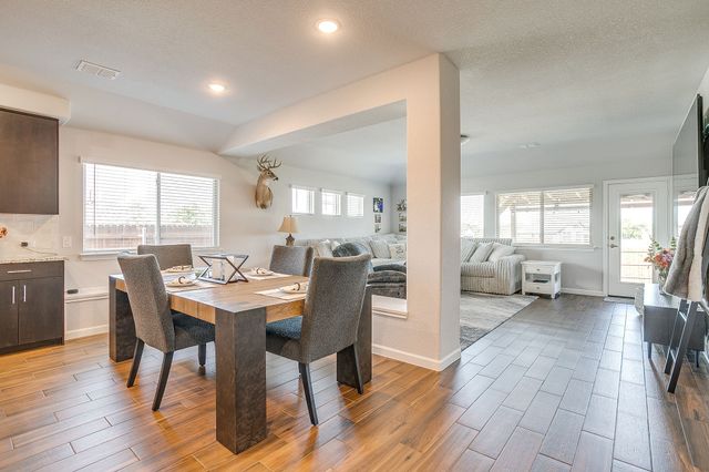 928 Ridgehurst Drive, Godley, TX 76044