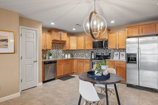 4189 Creek Hill Drive 89, Bettendorf, IA 52722