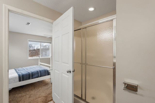 4189 Creek Hill Drive 89, Bettendorf, IA 52722