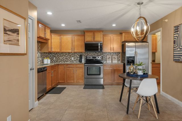 4189 Creek Hill Drive 89, Bettendorf, IA 52722