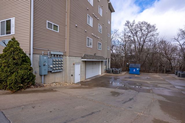 4189 Creek Hill Drive 89, Bettendorf, IA 52722