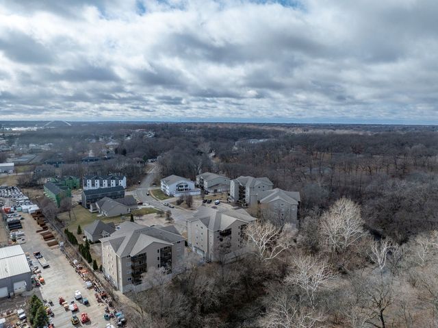 4189 Creek Hill Drive 89, Bettendorf, IA 52722