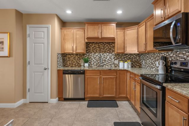 4189 Creek Hill Drive 89, Bettendorf, IA 52722