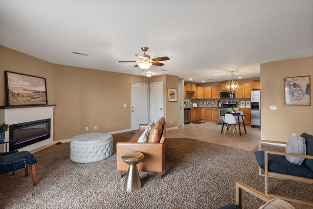 4189 Creek Hill Drive 89, Bettendorf, IA 52722