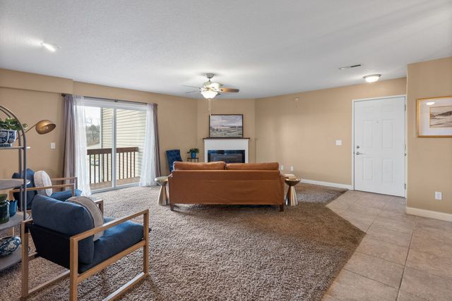 4189 Creek Hill Drive 89, Bettendorf, IA 52722