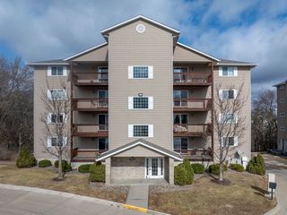 4189 Creek Hill Drive 89, Bettendorf, IA 52722