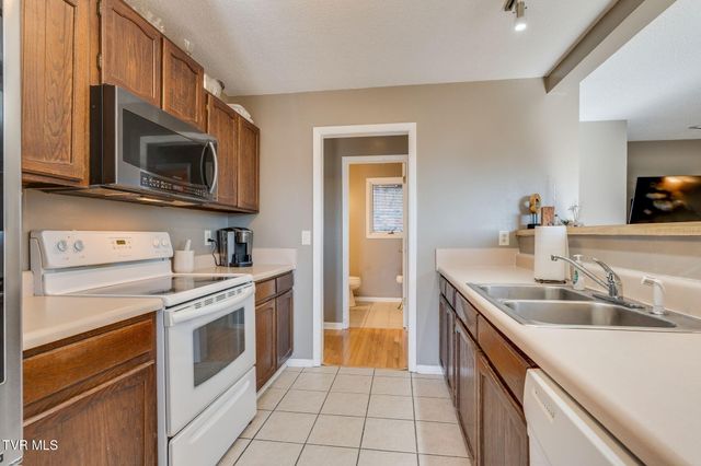 316 Hickory Bluff 0, Johnson City, TN 37601