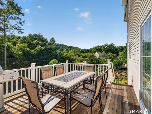 20 Upper Kensington Drive, East Lyme, CT 06333