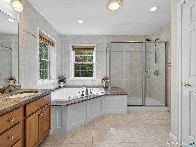20 Upper Kensington Drive, East Lyme, CT 06333