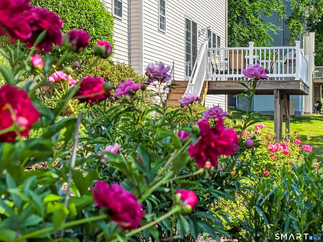 20 Upper Kensington Drive, East Lyme, CT 06333