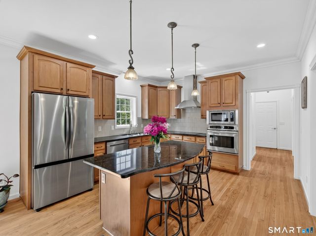 20 Upper Kensington Drive, East Lyme, CT 06333