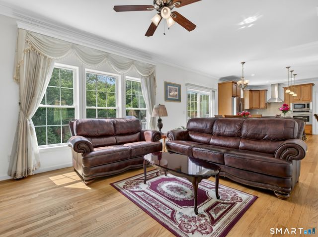 20 Upper Kensington Drive, East Lyme, CT 06333