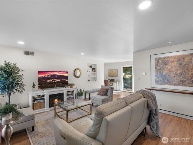 11924 SE 169th Place, Renton, WA 98058