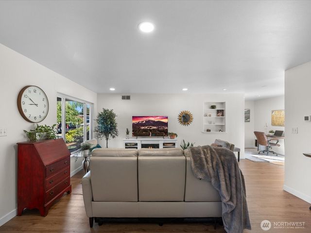 11924 SE 169th Place, Renton, WA 98058