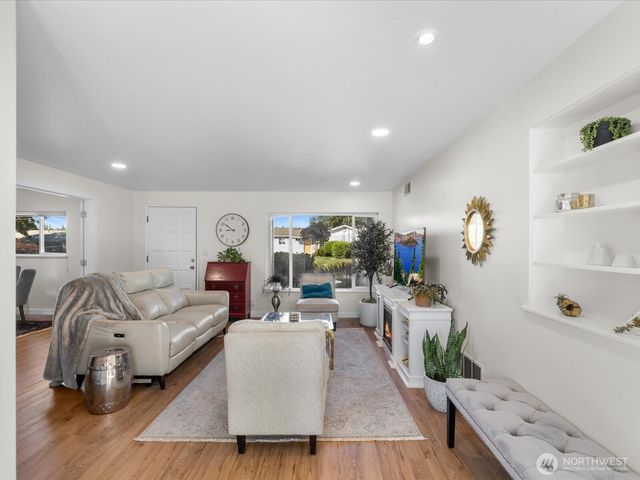 11924 SE 169th Place, Renton, WA 98058