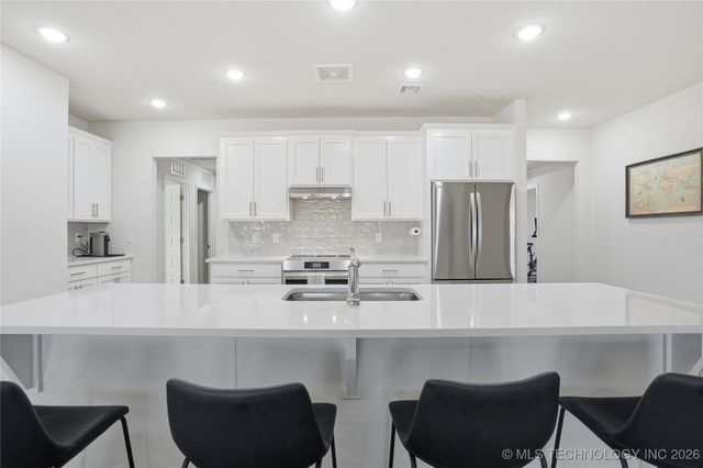 12425 S Maplewood Avenue, Tulsa, OK 74008