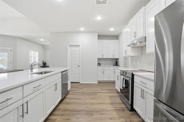 12425 S Maplewood Avenue, Tulsa, OK 74008