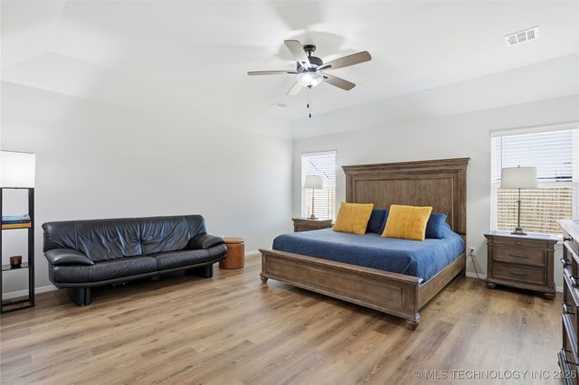 12425 S Maplewood Avenue, Tulsa, OK 74008