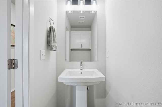 12425 S Maplewood Avenue, Tulsa, OK 74008