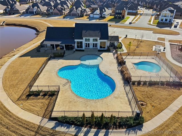 12425 S Maplewood Avenue, Tulsa, OK 74008