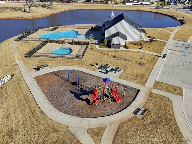 12425 S Maplewood Avenue, Tulsa, OK 74008