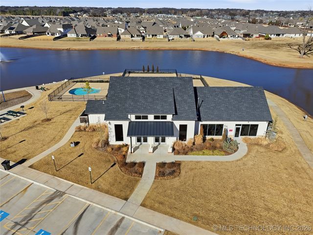 12425 S Maplewood Avenue, Tulsa, OK 74008