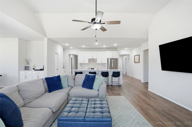 12425 S Maplewood Avenue, Tulsa, OK 74008