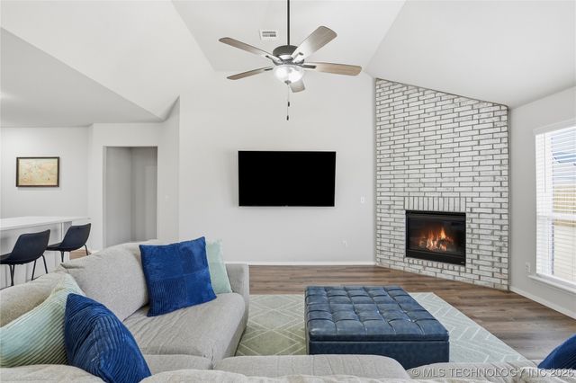 12425 S Maplewood Avenue, Tulsa, OK 74008