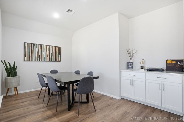 12425 S Maplewood Avenue, Tulsa, OK 74008