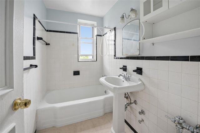3 Sadore Lane 7T, Yonkers, NY 10710