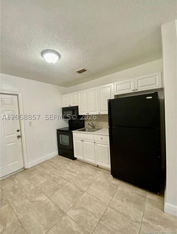 4141 SW 20th St 3, West Park, FL 33023
