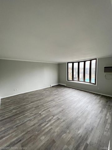 2356 W 14 MILE Road, Royal Oak, MI 48073