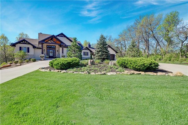 18665 W 183rd Street, Olathe, KS 66062