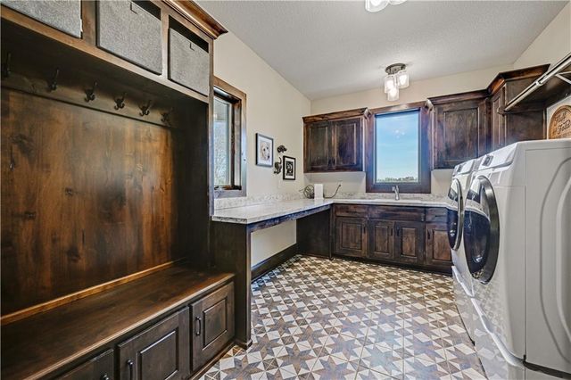 18665 W 183rd Street, Olathe, KS 66062