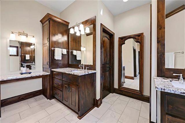 18665 W 183rd Street, Olathe, KS 66062